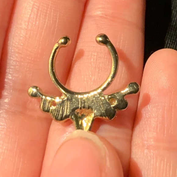 3/$10 Fake gold jewelled septum ring - Picture 3 of 3